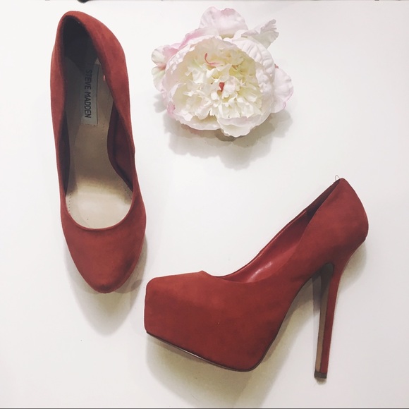 Steve Madden Shoes - 🛍Steve Madden Blood Orange 6.25” Heel in Size 9.5